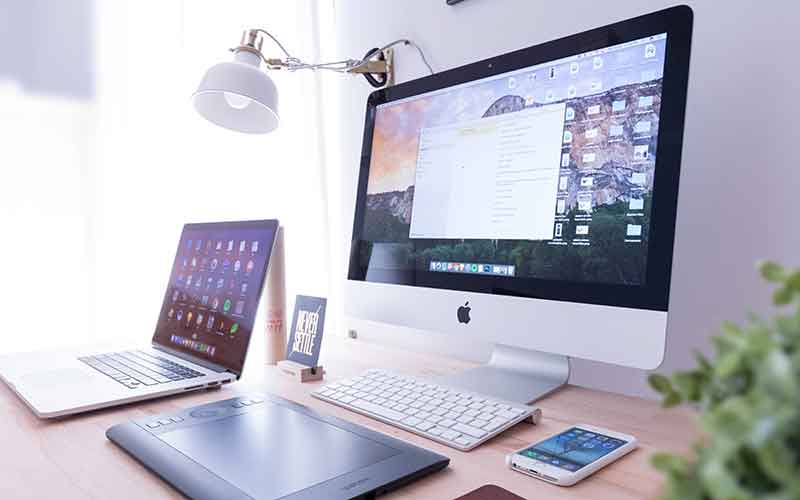 mac on desktop